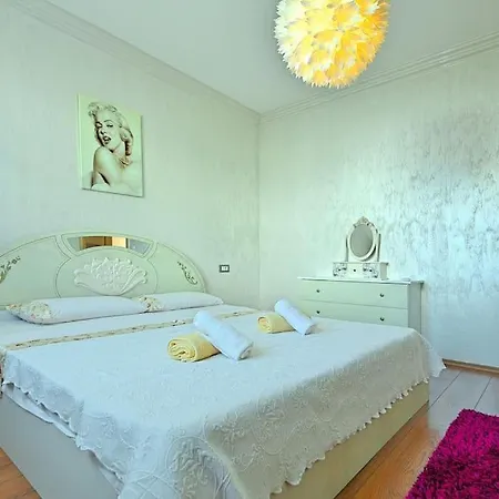 Viki Apartment